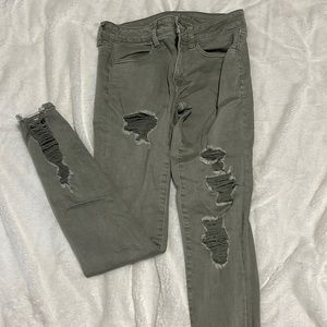 American Eagle distressed ‘Next Level Stretch’ skinny jeans. Size 6